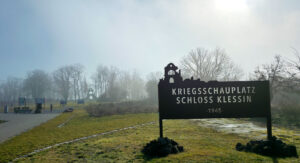 KRIEGSSCHAUPLATZ SCHLOSS KLESSIN 1945