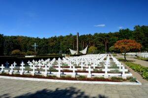 MUSEUM UND SOLDATENFRIEDHOF DER 1. POLNISCHEN ARMEE